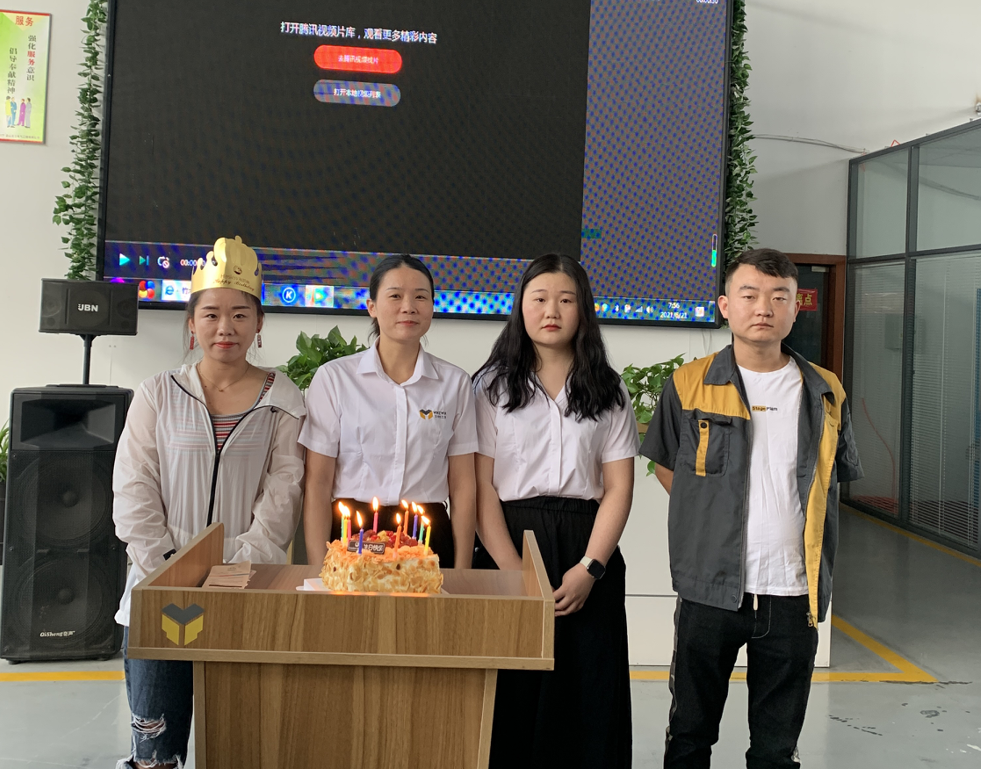 万中万工业2021.6月生日会